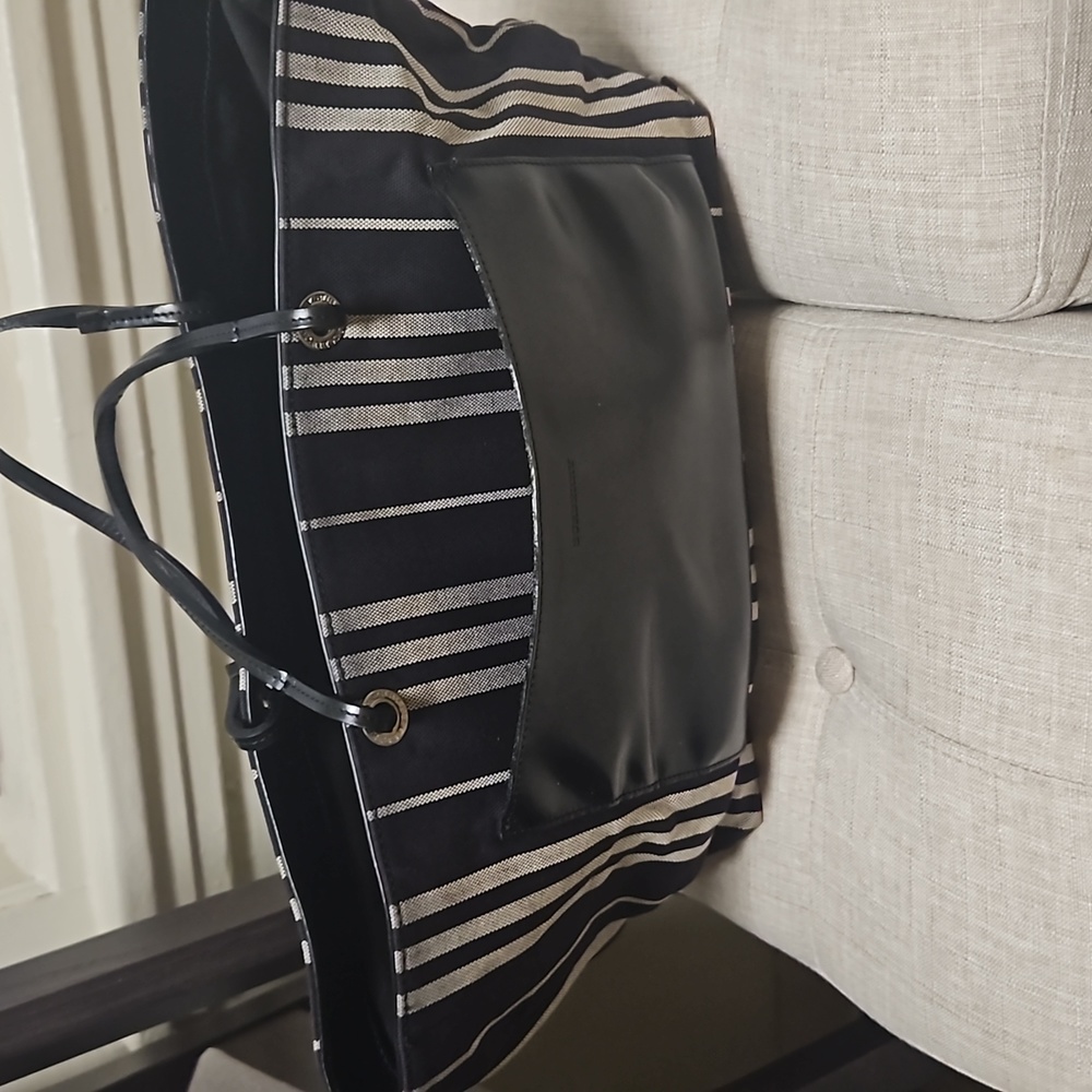 Burberry Bag - Picture 2 of 11